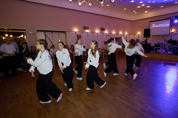 12. hokejový velikonoční ples 31