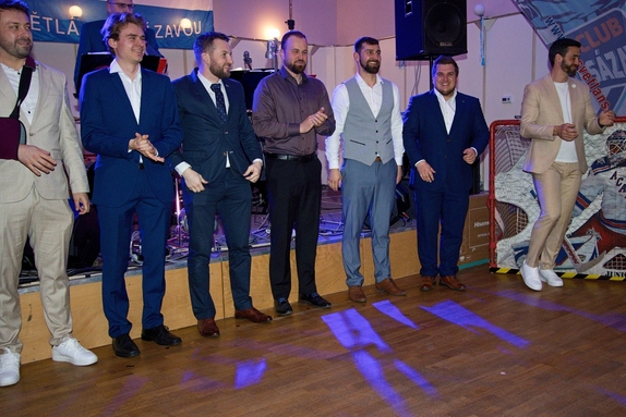 12. hokejový velikonoční ples 38