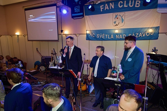 12. hokejový velikonoční ples 49