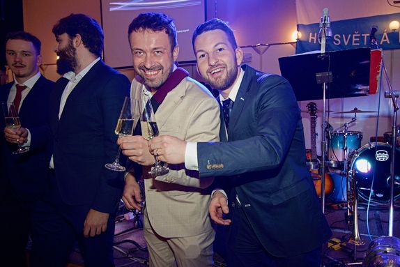 12. hokejový velikonoční ples 1