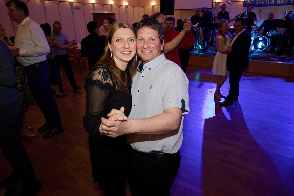 12. hokejový velikonoční ples 16