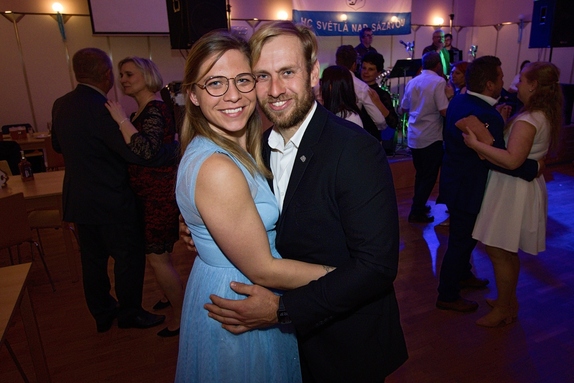 12. hokejový velikonoční ples 22