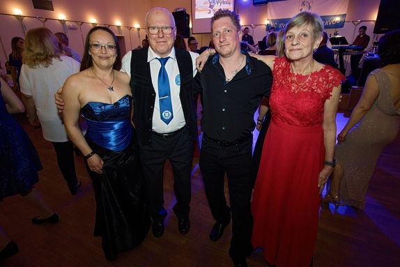 12. hokejový velikonoční ples 26