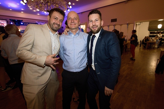 12. hokejový velikonoční ples 27