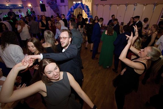 12. hokejový velikonoční ples 30