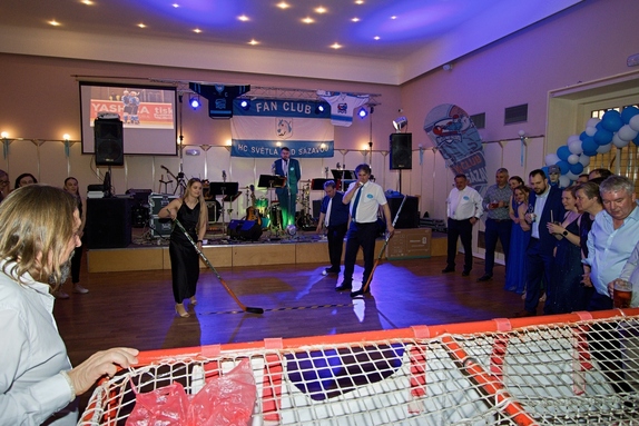 12. hokejový velikonoční ples 33